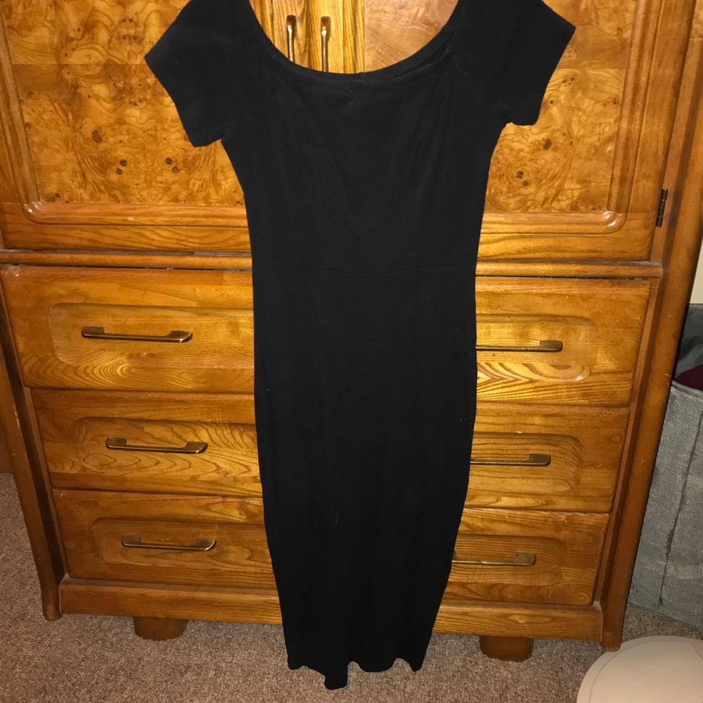 Small Bernie Dexter 3/4 length dress w/back slit